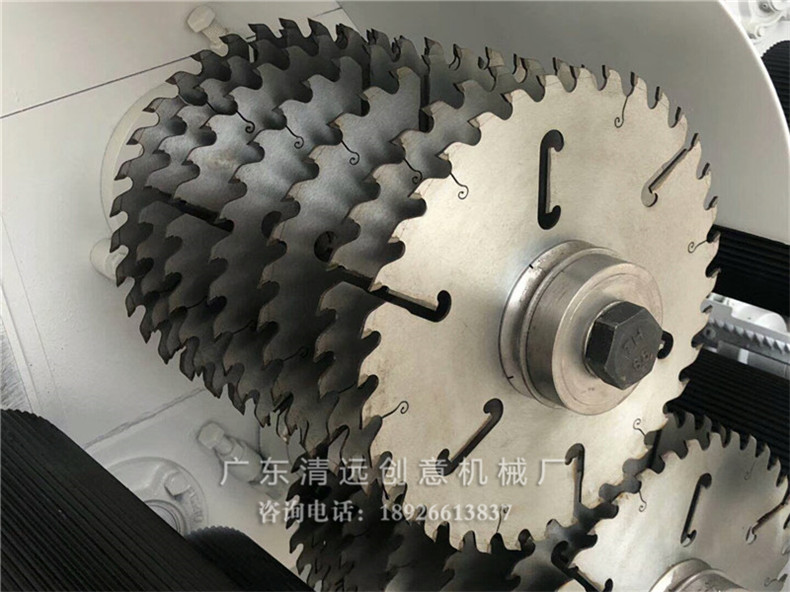 圓木多片鋸多片鋸細(xì)節(jié)，都是采用超薄鋸片，出材率高達(dá)80%以上